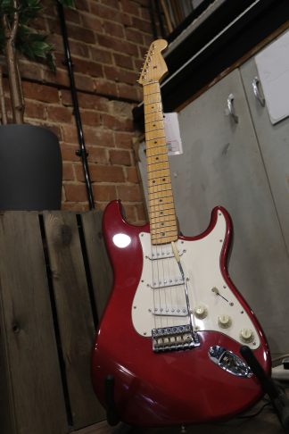 Pre-Loved Fender Standard Stratocaster CAR MIM